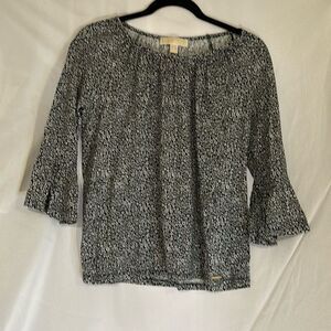 MICHAEL Michael Kors Black & White Flower w/ Bell Sleeves top Size Medium